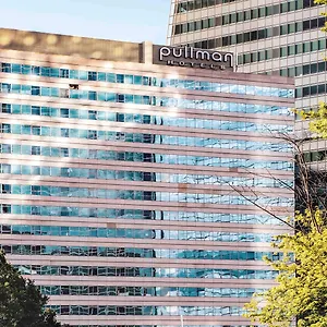 5* Hotel Pullman Paris La Defense