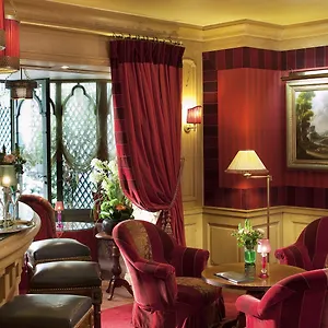 Otel Chambiges Elysees, Paris